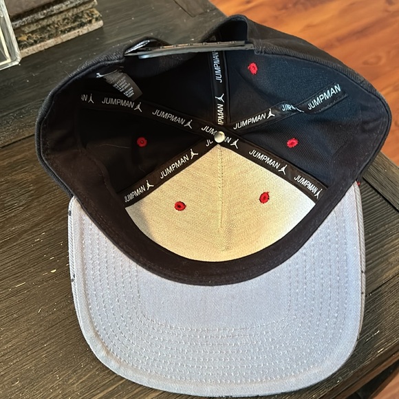 Air Jordan flight collector edition cap. Paint splatter NWOT - Picture 2 of 6